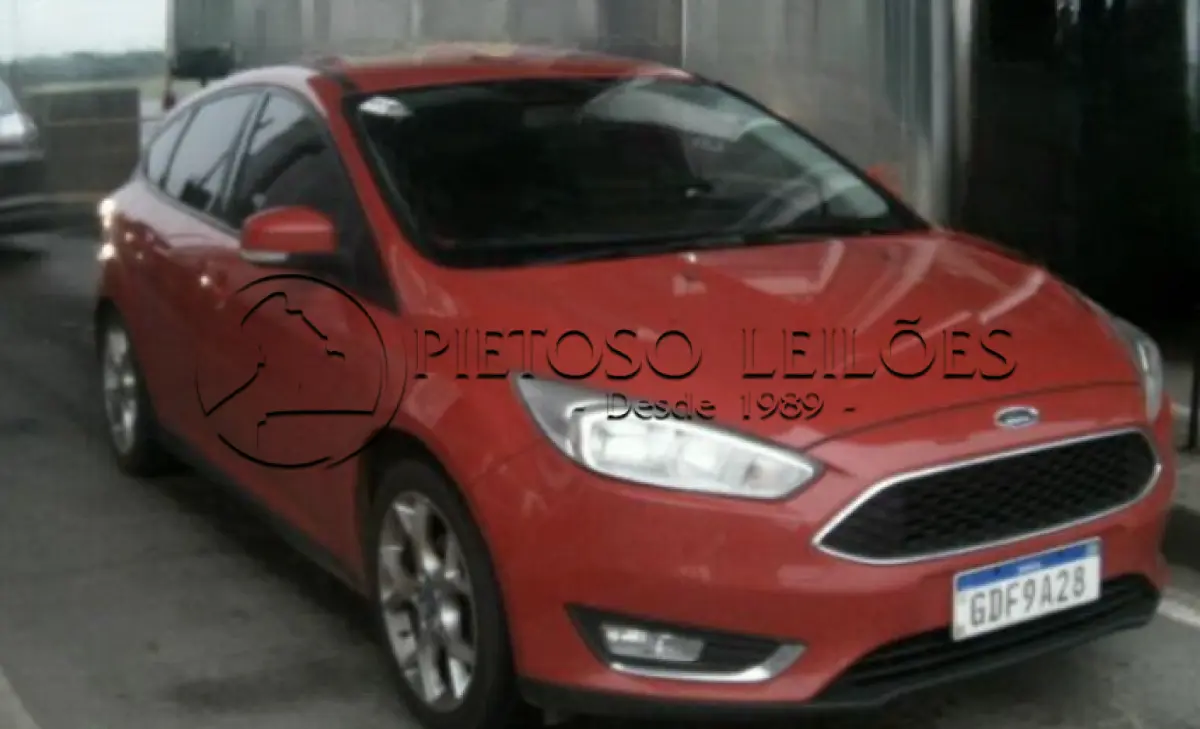 LOTE 001 - AUTOMÓVEL I/FORD FOCUS SE 1.6 HC, ANO/MODELO: 2016, PLACA: GDF9A28