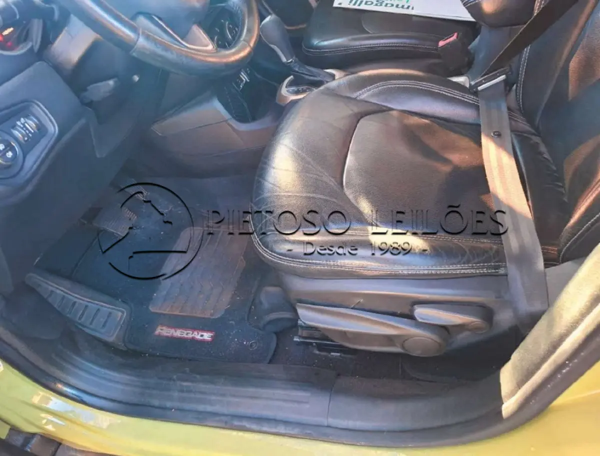 LOTE 001 - VEÍCULO JEEP/RENEGADE LNGTD AT, ANO/MODELO: 2015/2016, PLACAS: QHP8J54