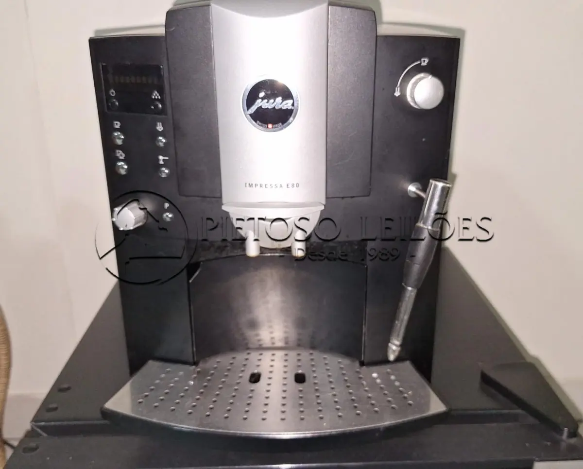 LOTE 021 - CAFETEIRA MARCA JURA (SUIÇA), MOD. IMPRESSA E-80.