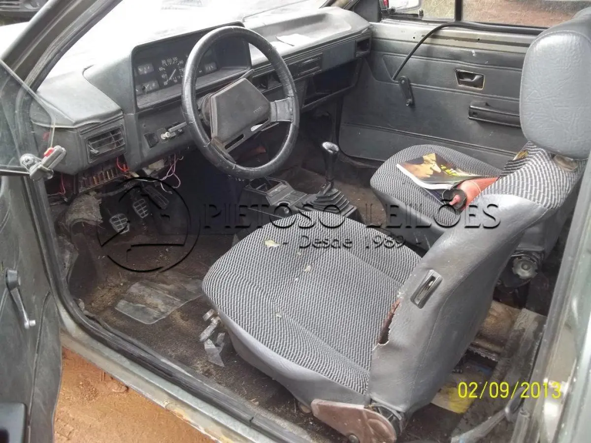 LOTE 002 - RESTRITO A CDV - SUCATA DE AUTOMÓVEL MARCA/MODELO: VW/PARATI GL, ANO/MODELO: 1987/1987, PLACA: IAY2641.