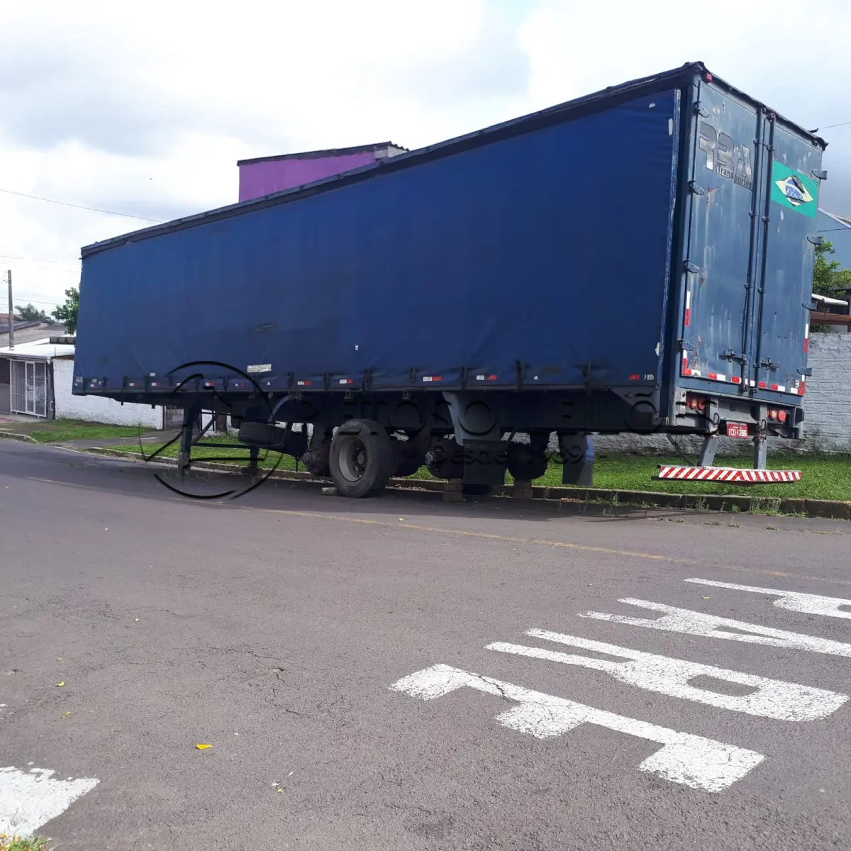 LOTE 007 - SEMI-REBOQUE - REB/KRONE, ANO/MODELO 1995/1995, PLACA ICU1286