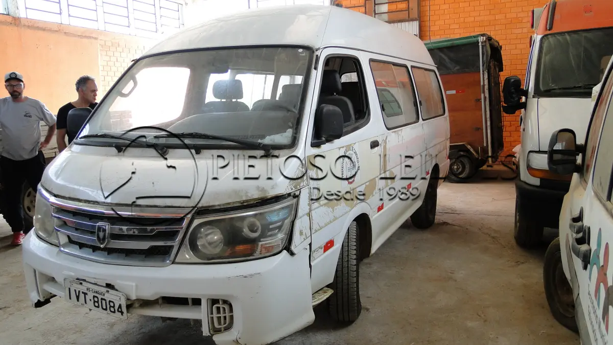 LOTE 002 - I/JINBEI VAN NIKS ESCO, ANO/MODELO: 2013/2014, PLACA: IVT8084,
