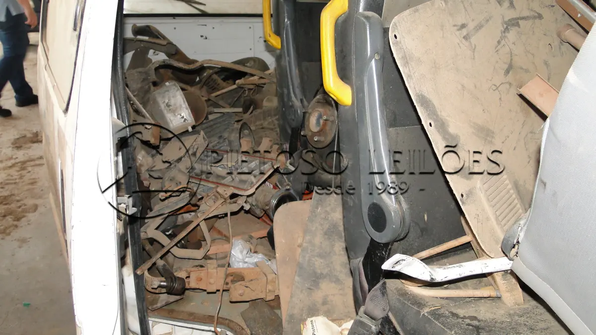 LOTE 003 - I/JINBEI VAN NIKS ESCO, ANO/MODELO: 2013/2014, PLACA: IVT7729,