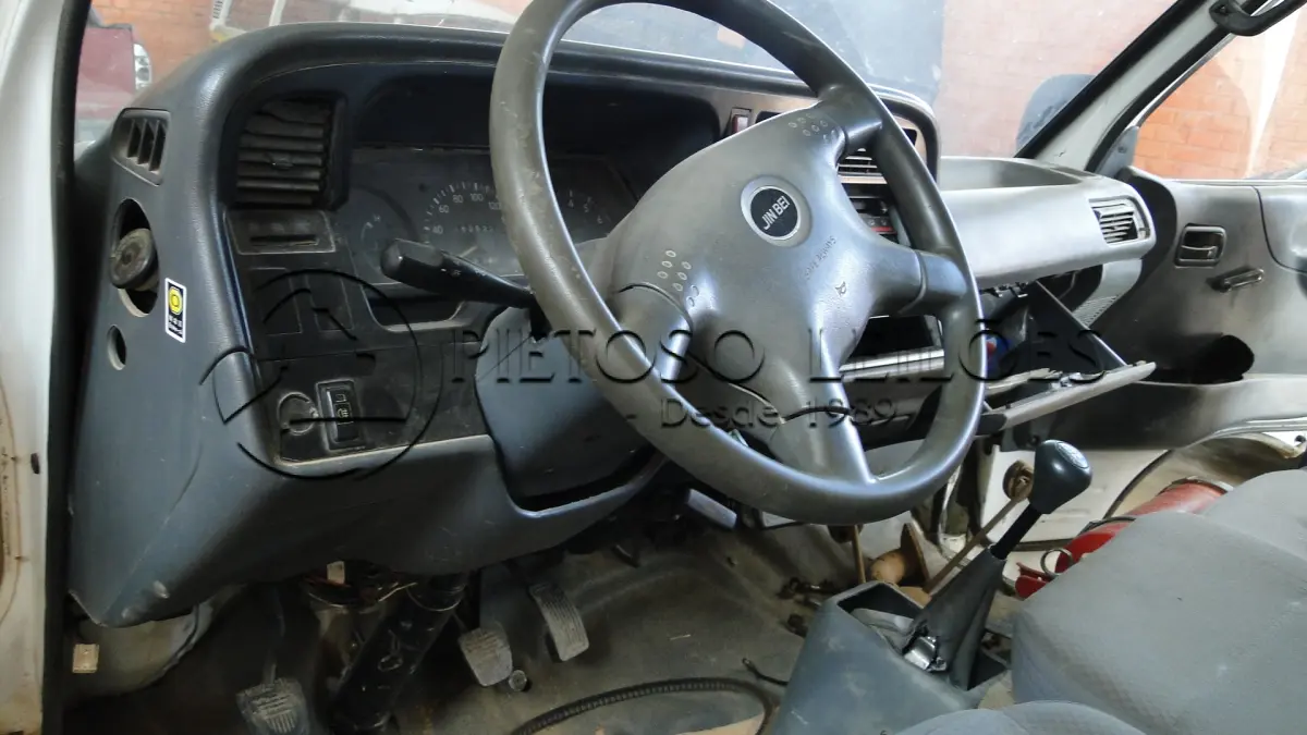 LOTE 002 - I/JINBEI VAN NIKS ESCO, ANO/MODELO: 2013/2014, PLACA: IVT8084,