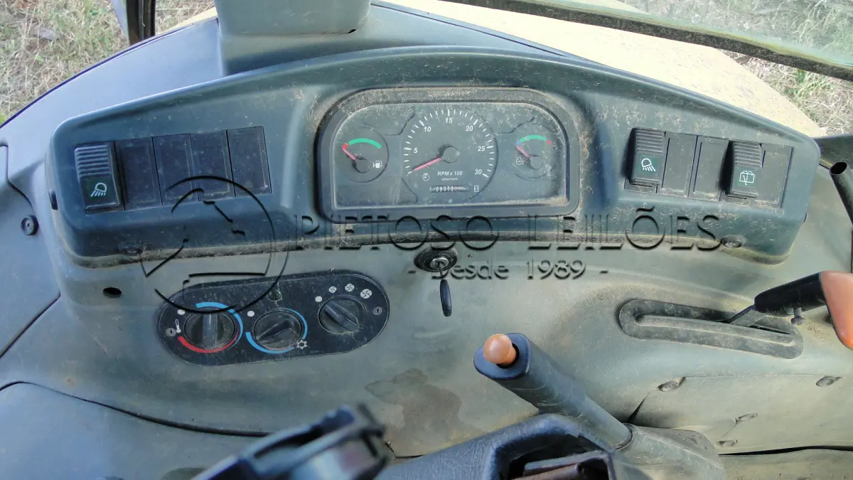 LOTE 018 - RETROESCAVADEIRA NEW HOLLAND LB 90 ANO 2008.