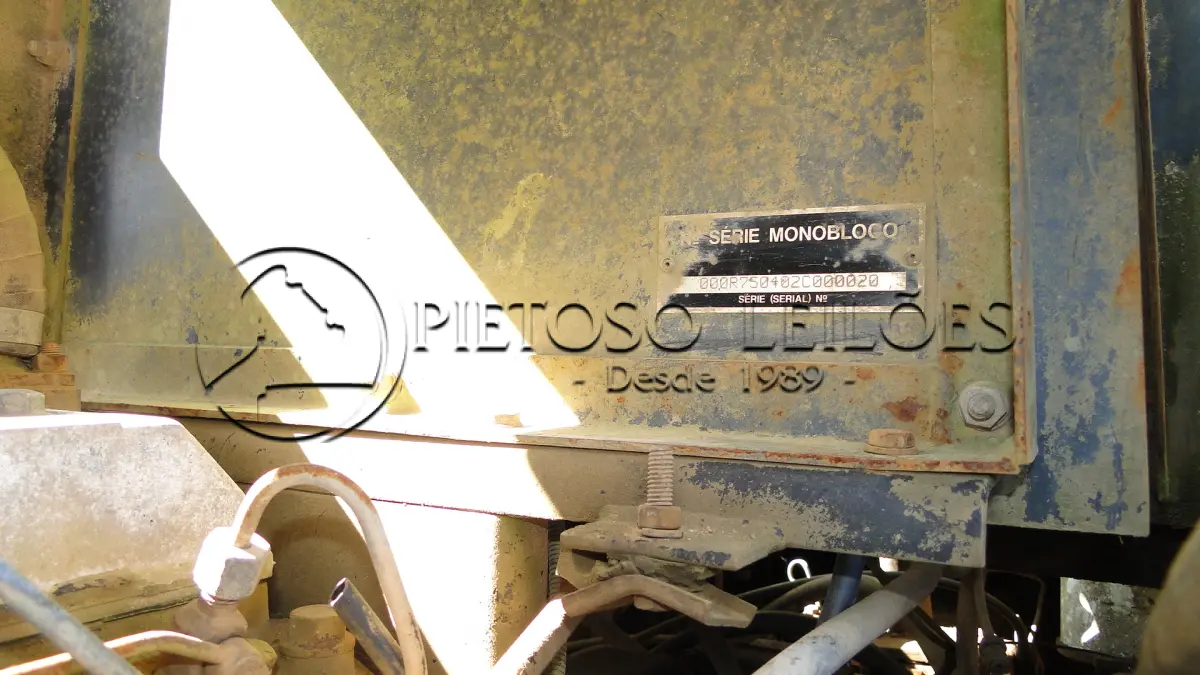 LOTE 019 - RETROESCAVADEIRA MAXION MF 750, SÉRIE 000R750402C000020.