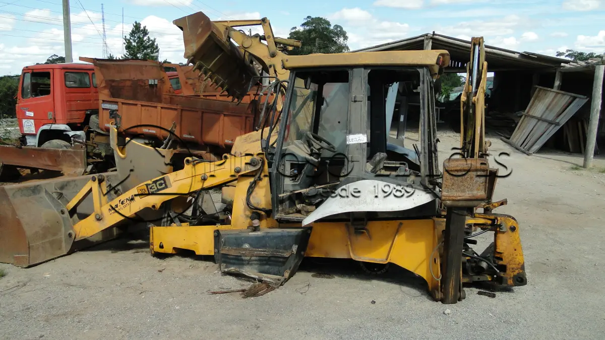 LOTE 064 - RETROESCAVADEIRA JCB 3C,