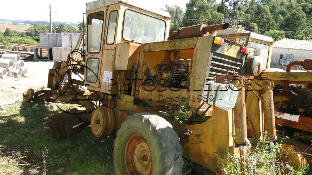LOTE 035 - MOTONIVELADORA HUBER WARCO.