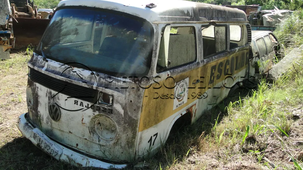 LOTE 066 - VW/KOMBI, ANO/MODELO: 2002/2003, PLACA: IKU8207,