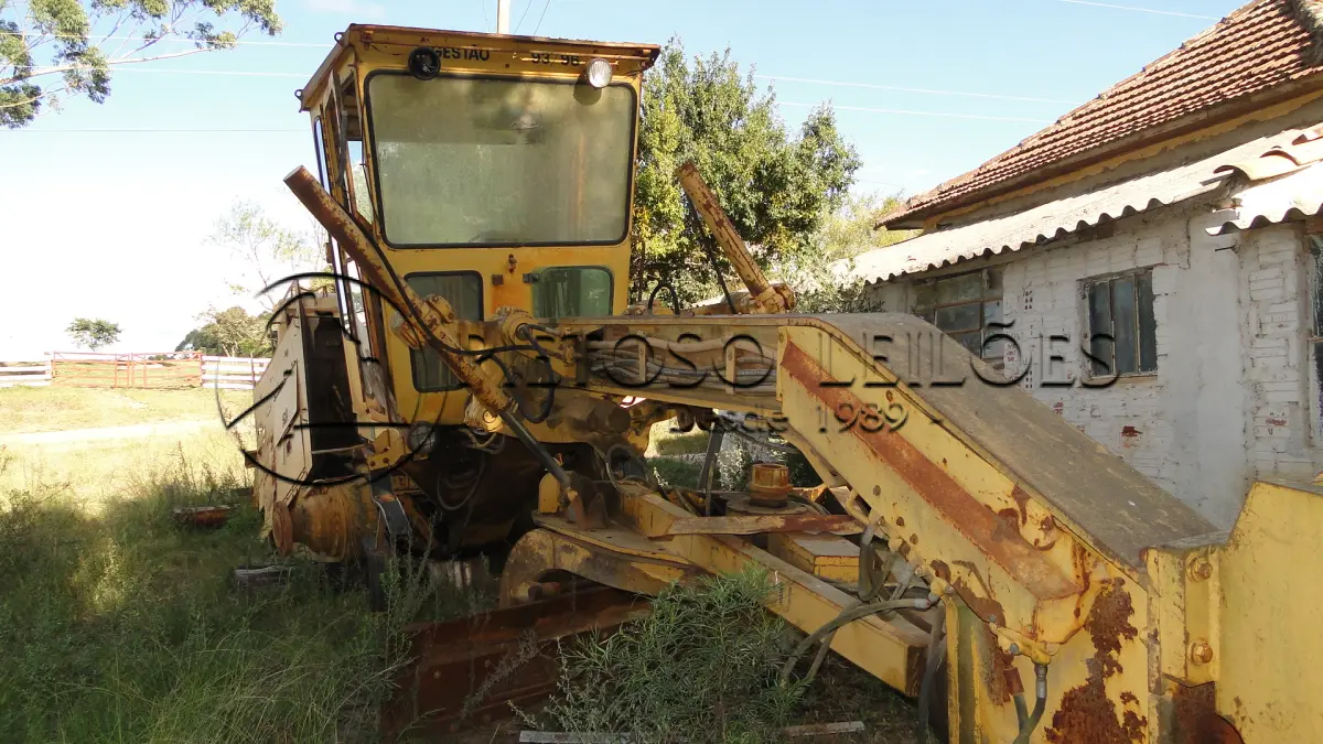 LOTE 077 - MOTONIVELADORA CATERPILLAR 12 G, Nº 3PL01123.