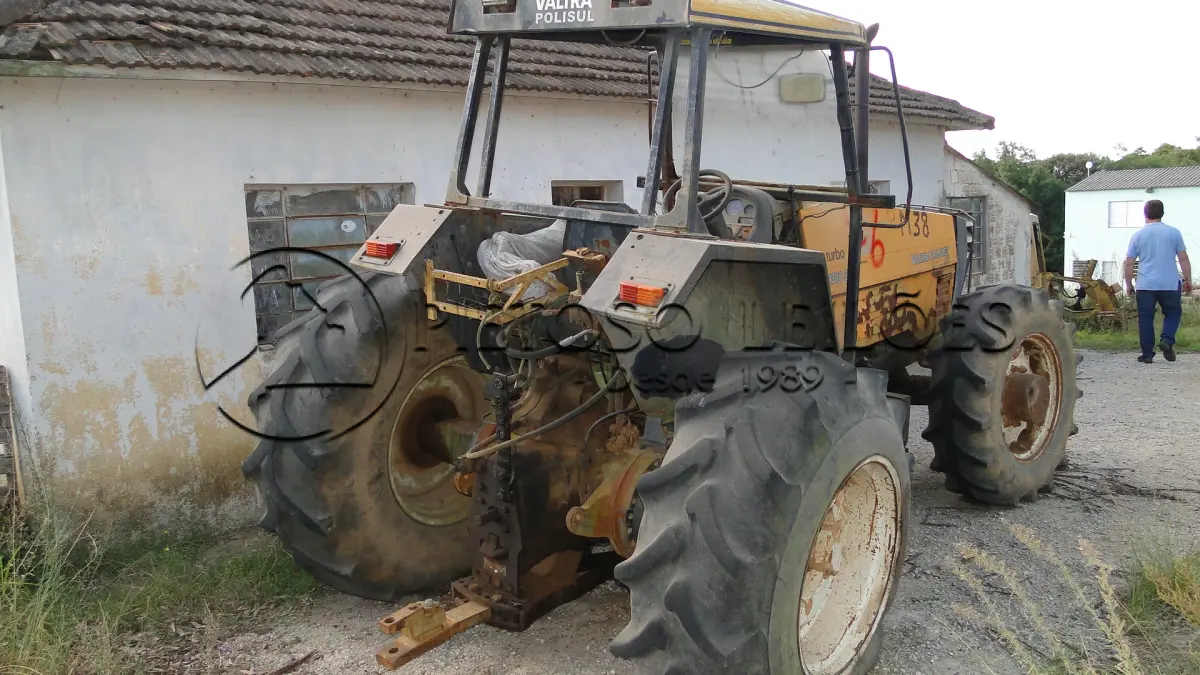 LOTE 076 - TRATOR VALTRA VALMET 1380 S.