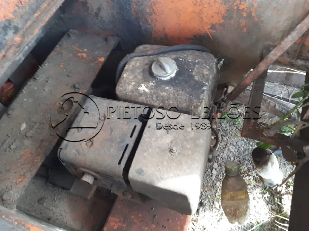 LOTE 060 - EXTRUSORA/COMPACTADORA DE MEIO FIO.