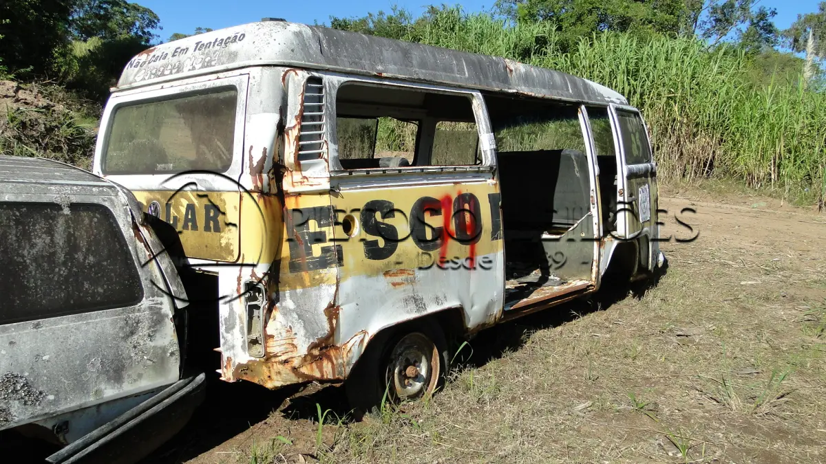 LOTE 066 - VW/KOMBI, ANO/MODELO: 2002/2003, PLACA: IKU8207,