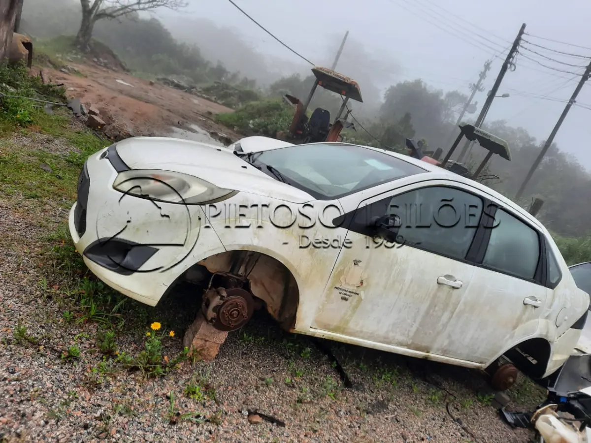 LOTE 055 - FORD/FIESTA SEDAN 1.6 FLEX, ANO/MODELO: 2013/2014, PLACA: IUP5173,