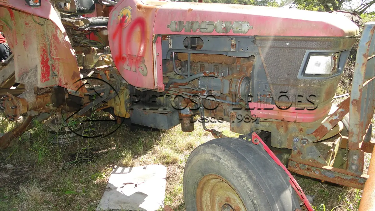 LOTE 010 - TRATOR URSUS 275.