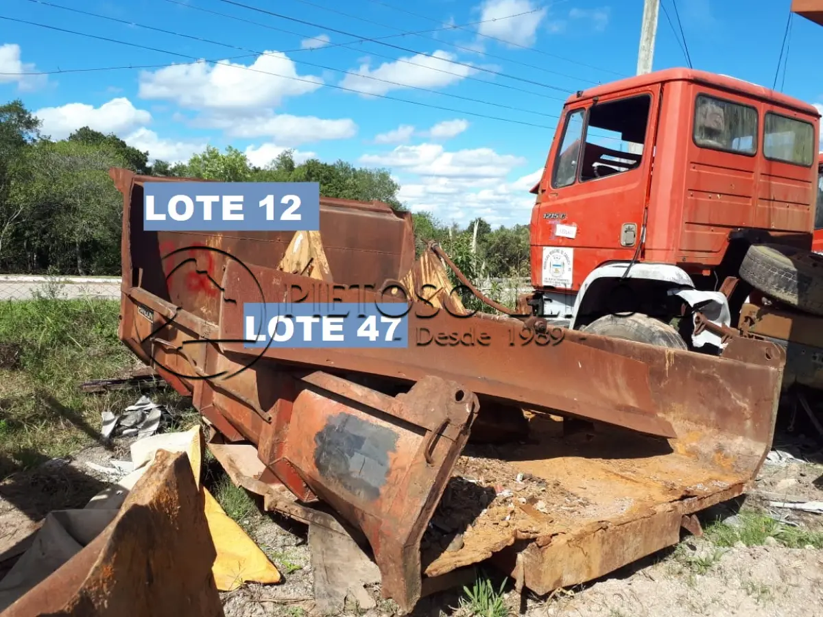 LOTE 012 - 2 CAÇAMBAS.