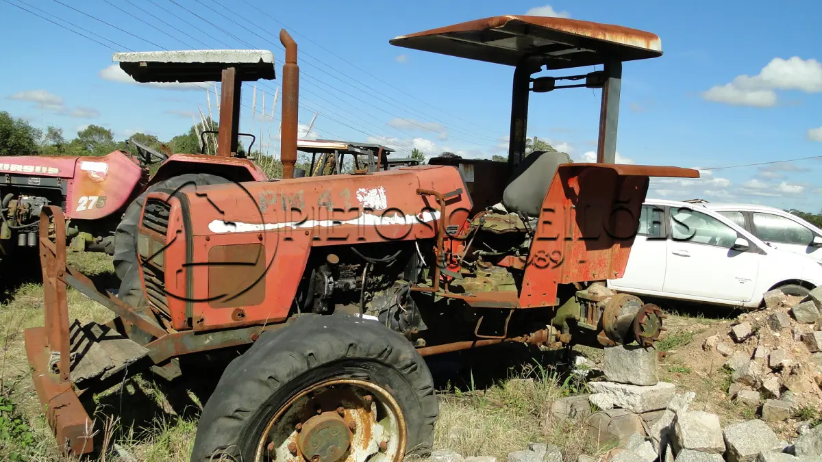 LOTE 011 - TRATOR MASSEY FERGUSSON 4X4.