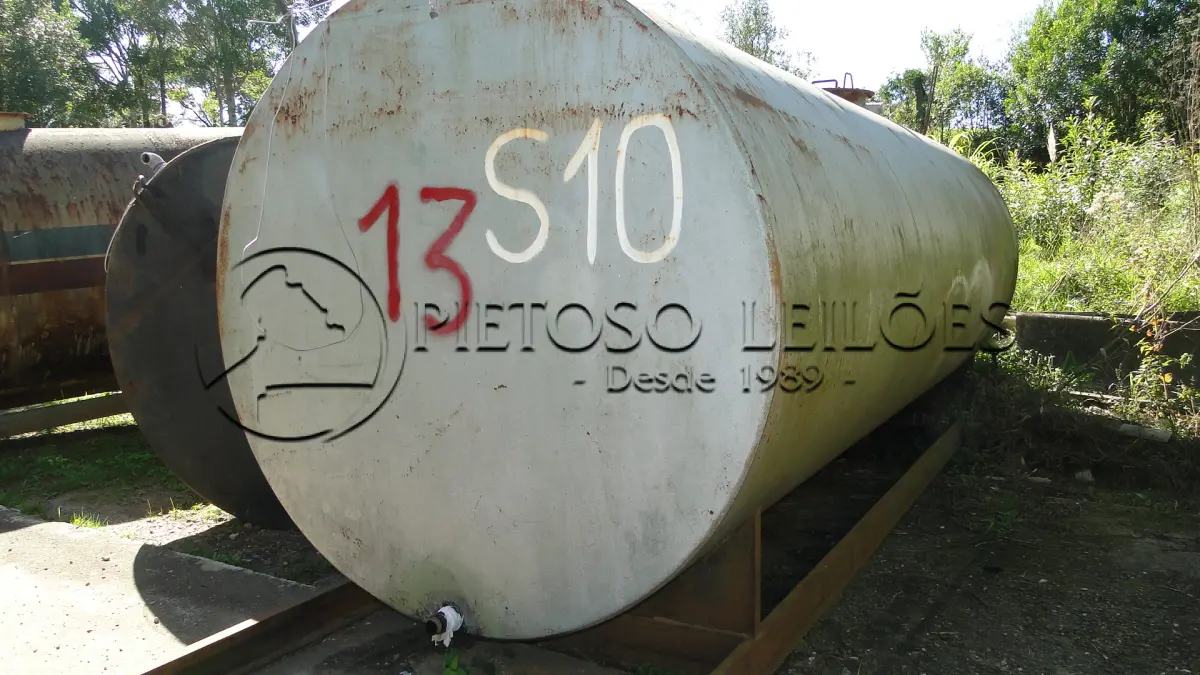 LOTE 013 - LOTE COMPOSTO POR 5 RESERVATÓRIOS EM AÇO.