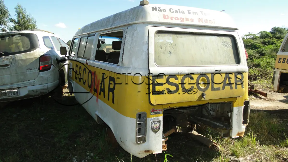 LOTE 074 - VW/KOMBI ESCOLAR, ANO/MODELO: 2005/2005, PLACA: IMP0591,