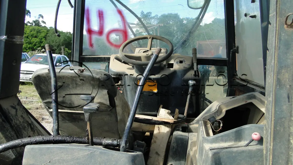 LOTE 064 - RETROESCAVADEIRA JCB 3C,