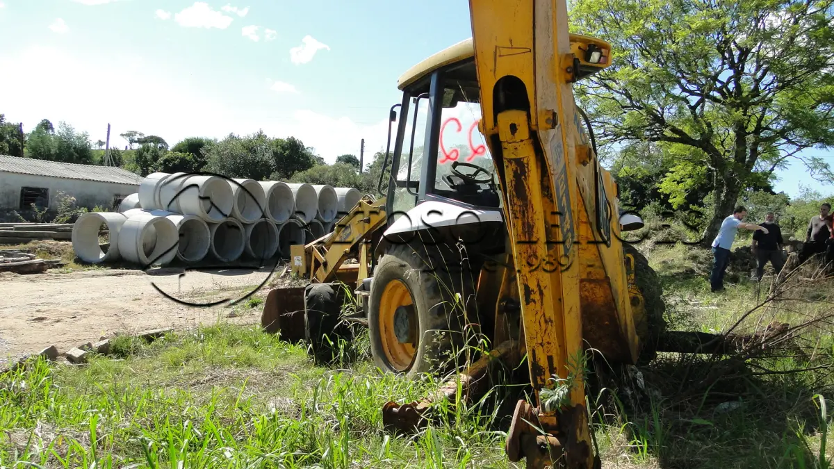 LOTE 022 - RETROESCAVADEIRA JCB 214 E, SÉRIE JCB1001974JCB.