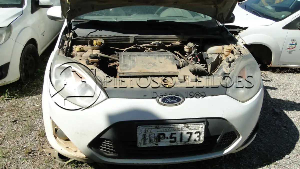 LOTE 055 - FORD/FIESTA SEDAN 1.6 FLEX, ANO/MODELO: 2013/2014, PLACA: IUP5173,