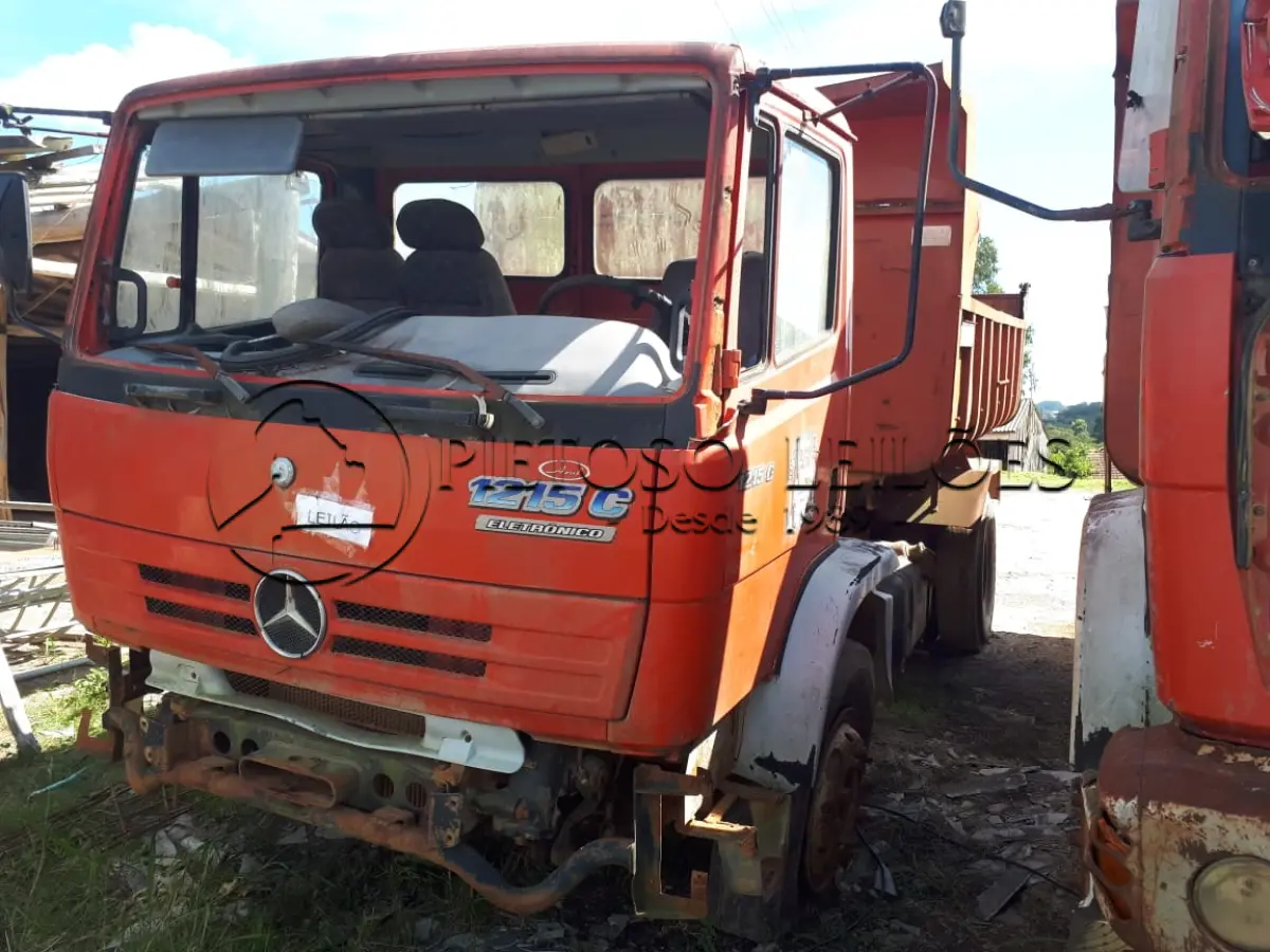 LOTE 069 - M.BENZ/1215 C, CAÇAMBA BASCULANTE, ANO/MODELO: 1999/1999, PLACA: IJC7723,