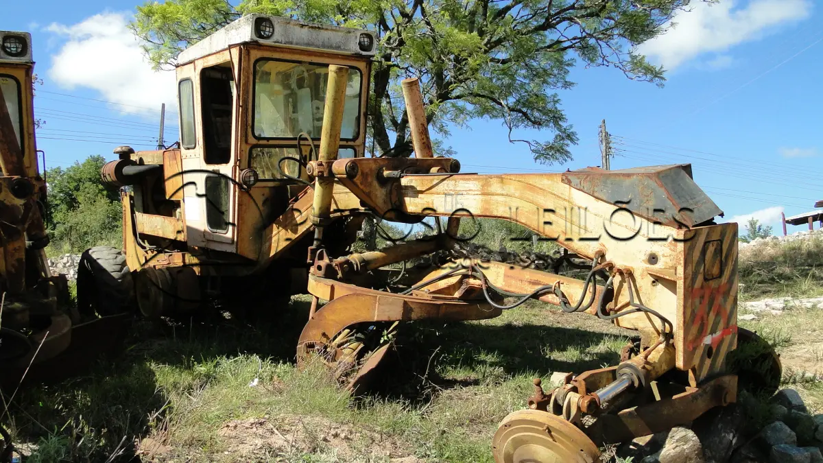 LOTE 035 - MOTONIVELADORA HUBER WARCO.