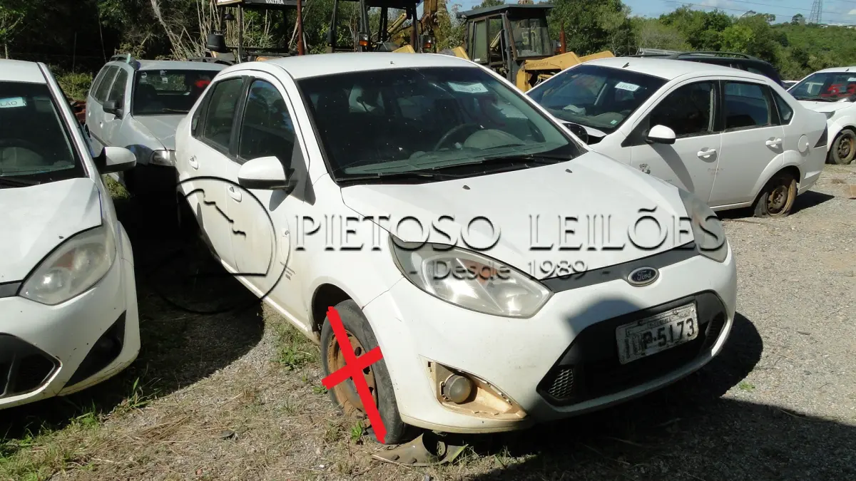 LOTE 055 - FORD/FIESTA SEDAN 1.6 FLEX, ANO/MODELO: 2013/2014, PLACA: IUP5173,