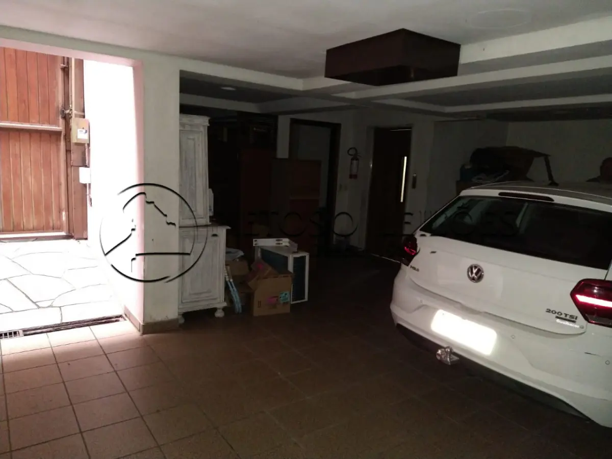 LOTE 004 - PORTO ALEGRE/RS - APARTAMENTO Nº 201 E  QUATRO GARAGENS, DO PRÉDIO SITO À RUA CARLOS VON KOSERITZ, Nº 533,  BAIRRO HIGIENÓPOLIS