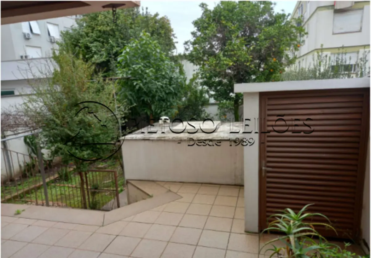 LOTE 004 - PORTO ALEGRE/RS - APARTAMENTO Nº 201 E  QUATRO GARAGENS, DO PRÉDIO SITO À RUA CARLOS VON KOSERITZ, Nº 533,  BAIRRO HIGIENÓPOLIS