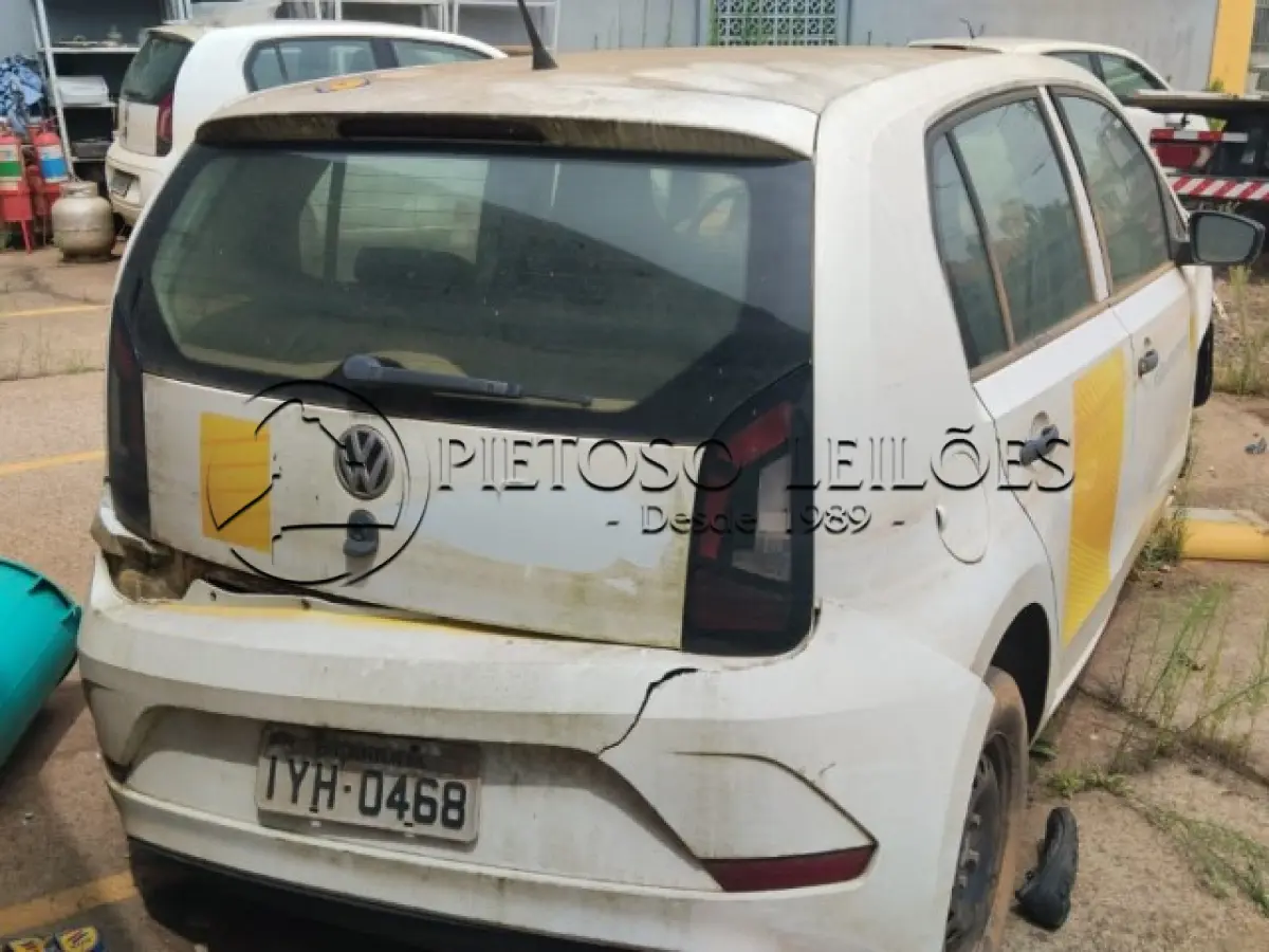 LOTE 018 - AUTOMÓVEL VW/UP TAKE MCV, ANO/MODELO: 2017/2018, PLACA: IYH0468