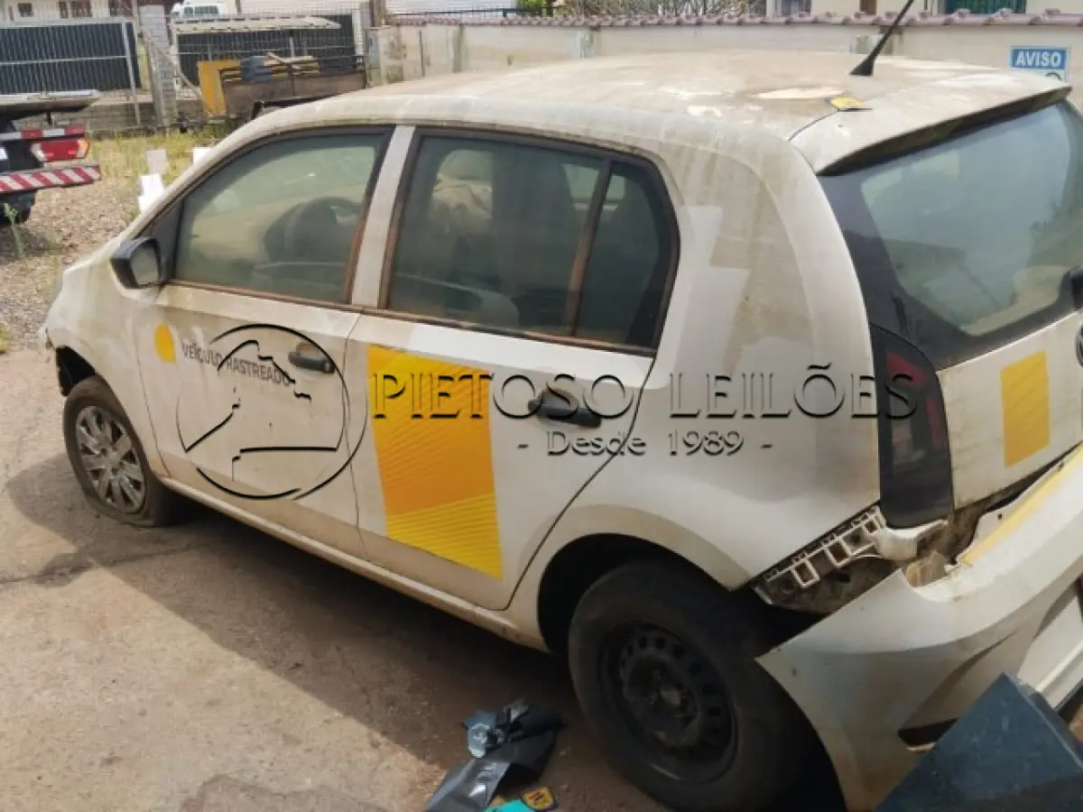 LOTE 018 - AUTOMÓVEL VW/UP TAKE MCV, ANO/MODELO: 2017/2018, PLACA: IYH0468