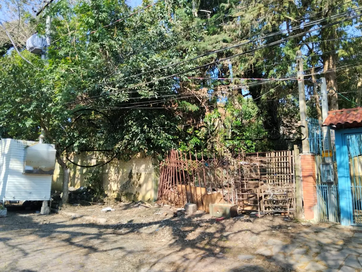 LOTE 002 - PORTO ALEGRE/RS - A CASA Nº 193 DA RUA DR. MÁRIO TOTTA, NO BAIRRO TRISTEZA