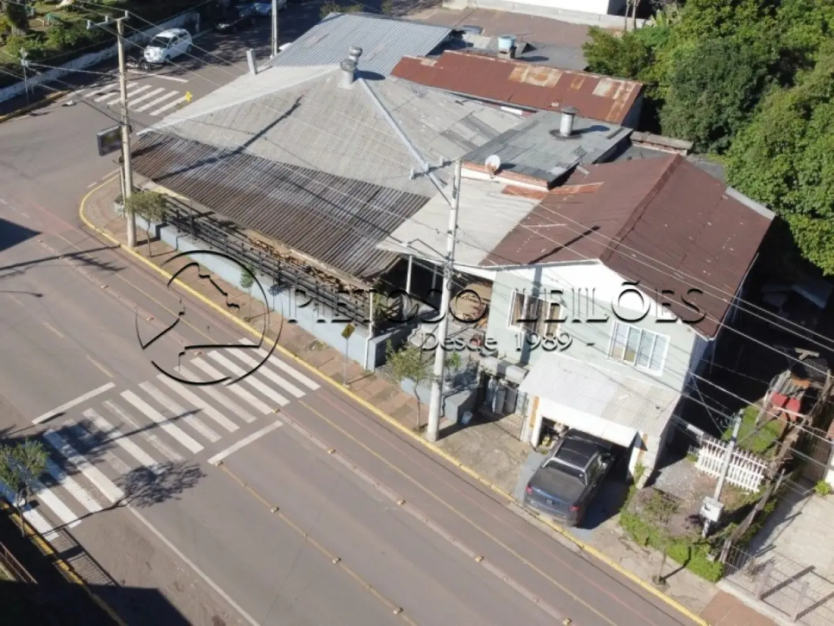 LOTE 006 - IMIGRANTE/RS - IMÓVEL NA ESQUINA DA RUA GETÚLIO VARGAS COM A AV. DR. ITO JOÃO SNELL, CENTRO.