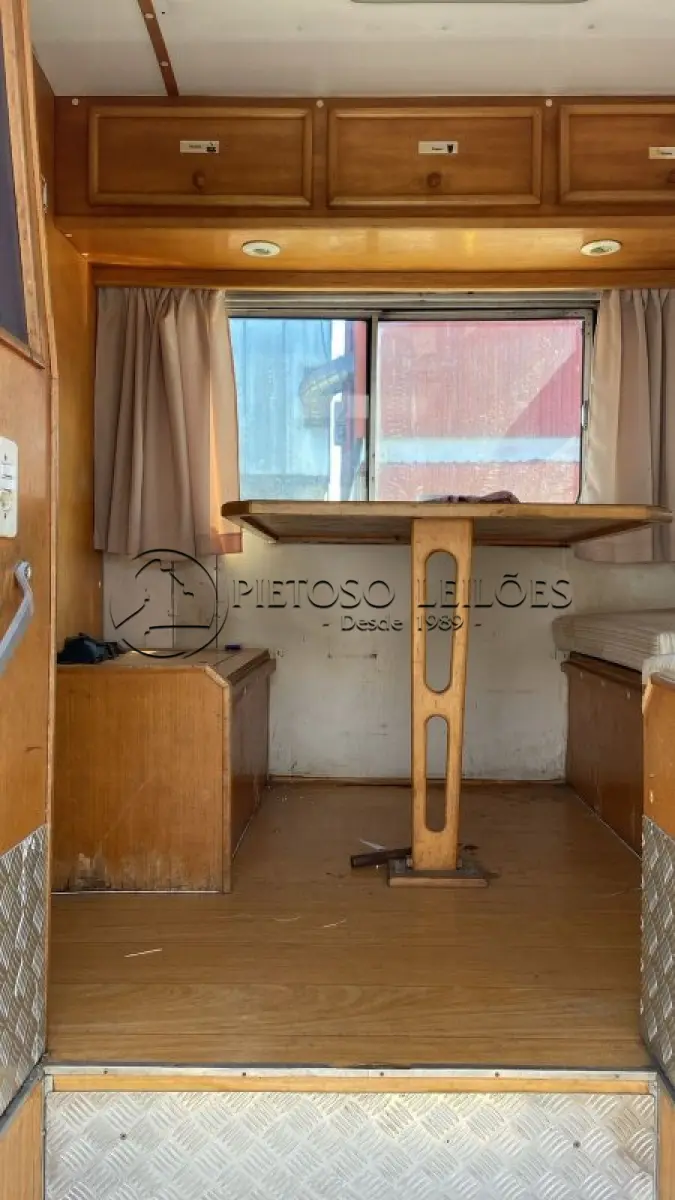 LOTE 101 - MOTOR-CASA/ÔNIBUS, PLACA: IBV5768, ANO/MODELO: 1977.