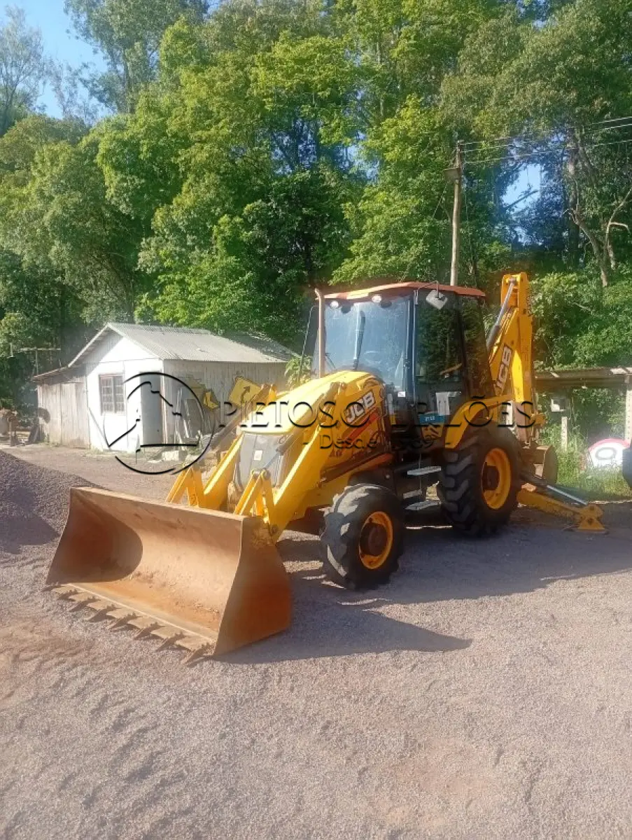 LOTE 001 - TRATOR DE RODAS (RETROESCAVADEIRA) MR/JCB 3CX 2WS4WD, ANO/MODELO: 2020, PLACA: JAD8C87