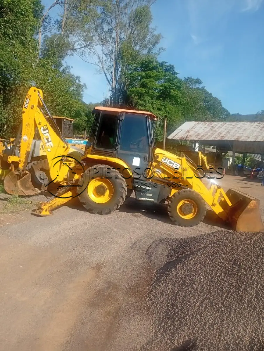LOTE 001 - TRATOR DE RODAS (RETROESCAVADEIRA) MR/JCB 3CX 2WS4WD, ANO/MODELO: 2020, PLACA: JAD8C87