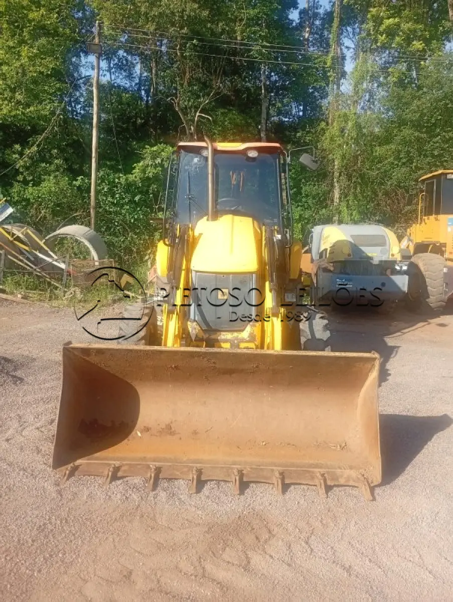 LOTE 001 - TRATOR DE RODAS (RETROESCAVADEIRA) MR/JCB 3CX 2WS4WD, ANO/MODELO: 2020, PLACA: JAD8C87