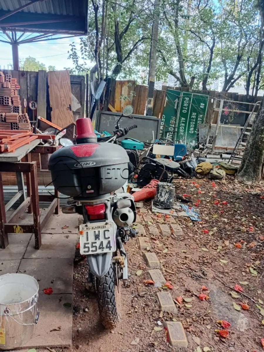 LOTE 004 - Tipo: Motocicleta, Marca/Mod.: HONDA/XRE 300, Ano/modelo: 2014/2015, Placa: IWC5544.