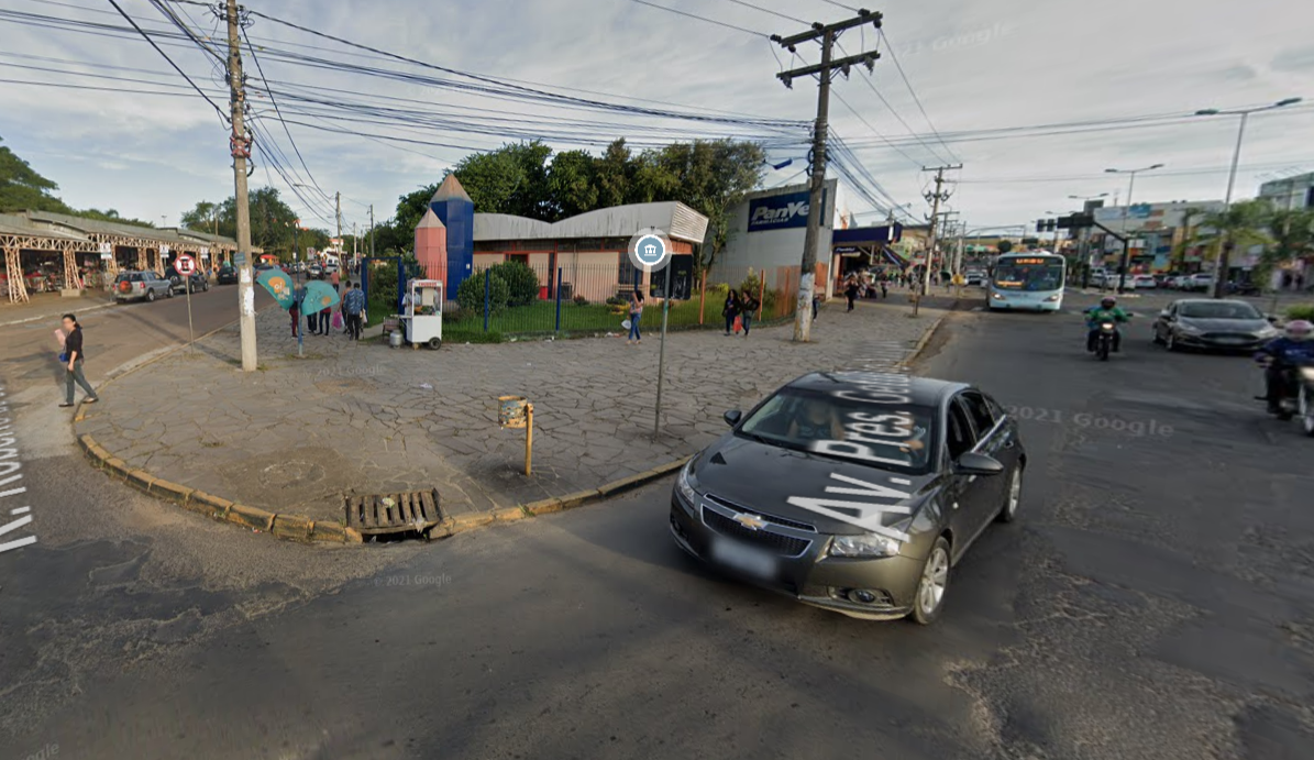 Imóvel: Terreno De Esquina Na Av. Pres. Getúlio Vargas Com Rua Roberto De Souza Feijó, Área: 699,40m², Alvorada/rs., localizado em Alvorada - RS