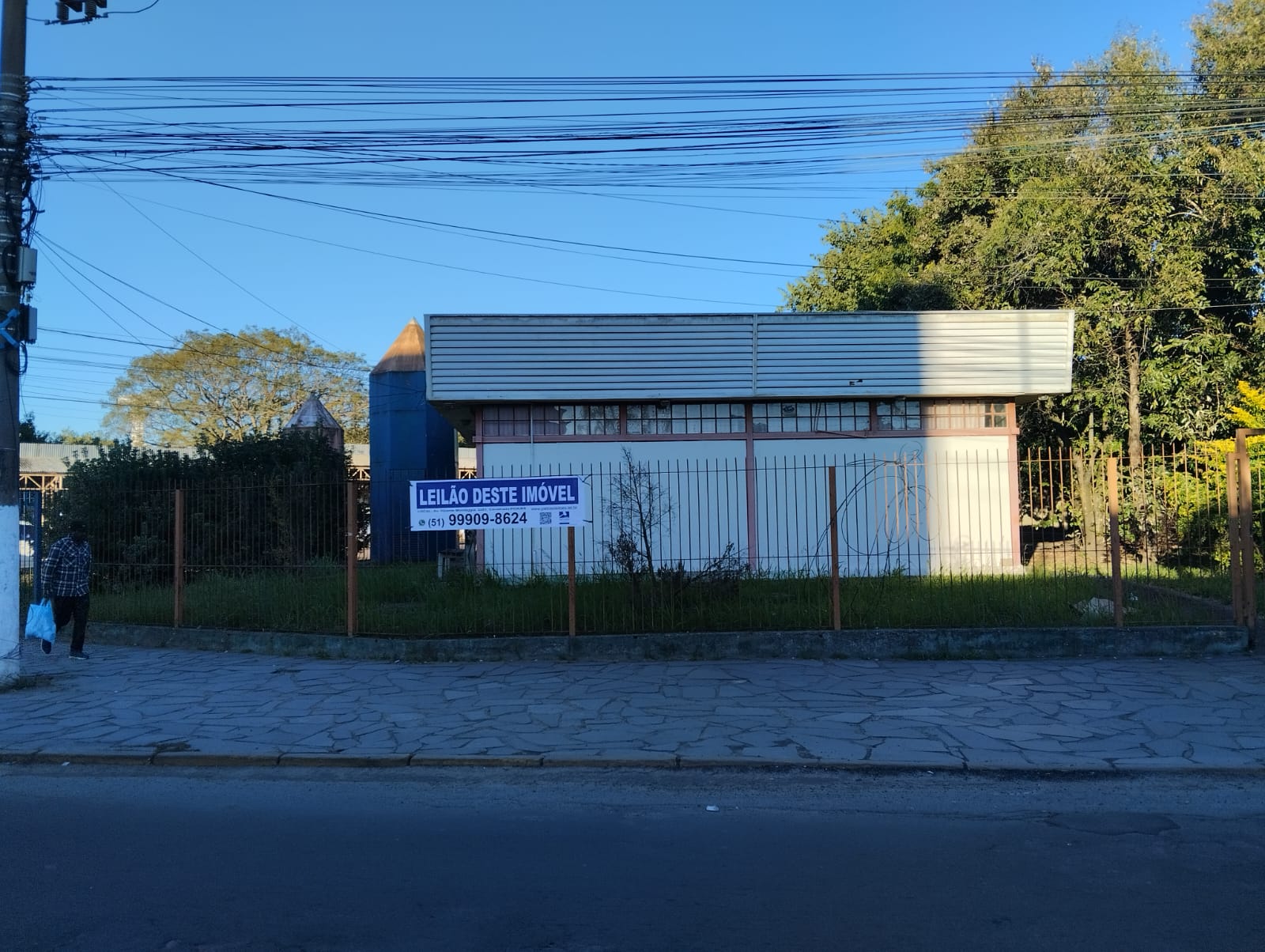 Imóvel: Terreno De Esquina Na Av. Pres. Getúlio Vargas Com Rua Roberto De Souza Feijó, Área: 699,40m², Alvorada/rs., localizado em Alvorada - RS