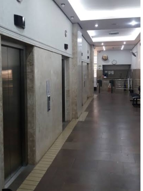 Opção De Pagamento Parcelado - Leia As Observações // Porto Alegre/rs – Conjunto Nº 202 Do Ed. Coliseu, Praça Osvaldo Cruz, Nº 15. Bairro Centro Histórico., localizado em Porto Alegre - RS