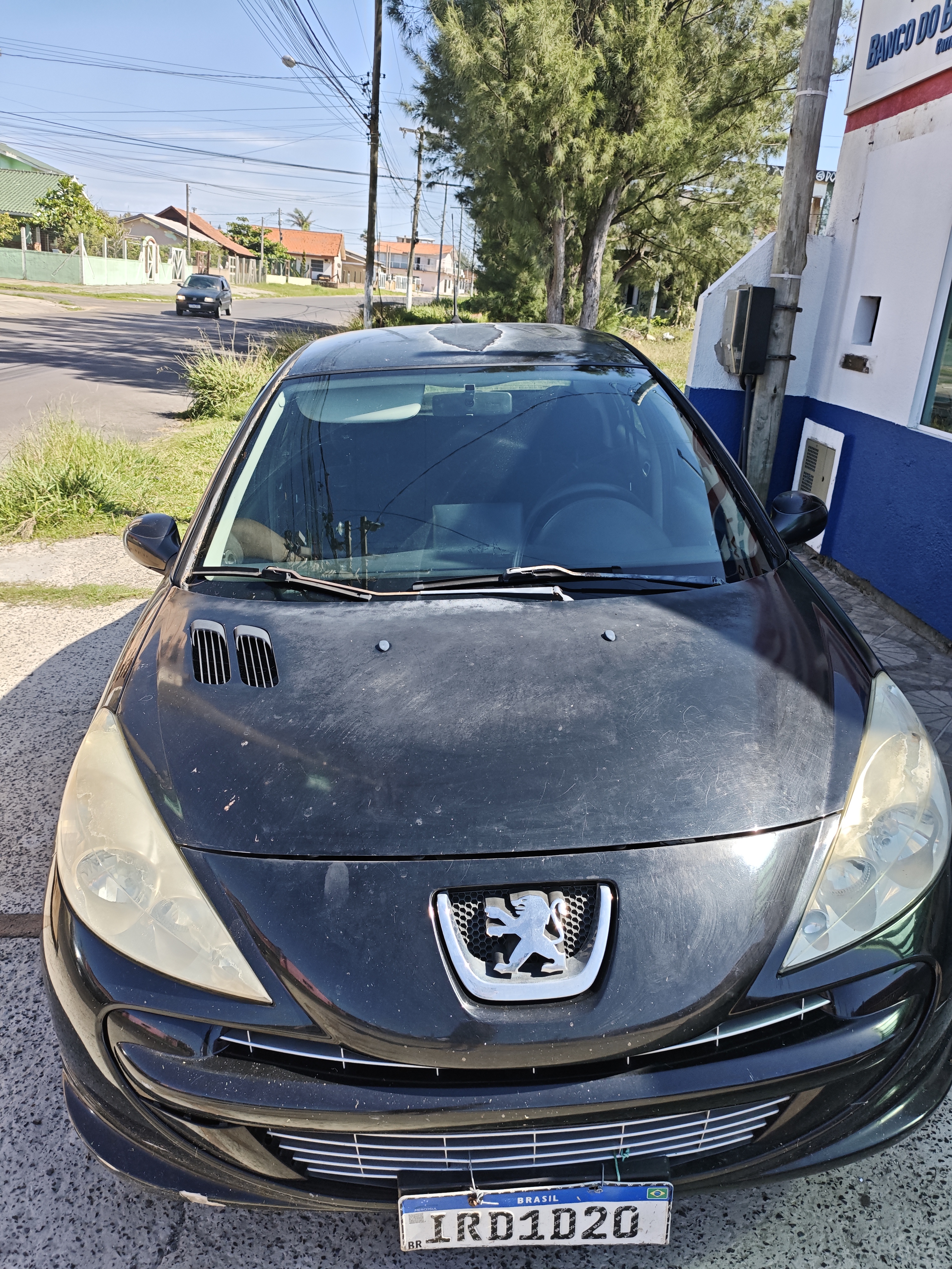 LOTE 001 - VEÍCULO PEUGEOUT/207 PASSION XR, ANO/MODELO: 2010/2011, PLACA: IRD1D20