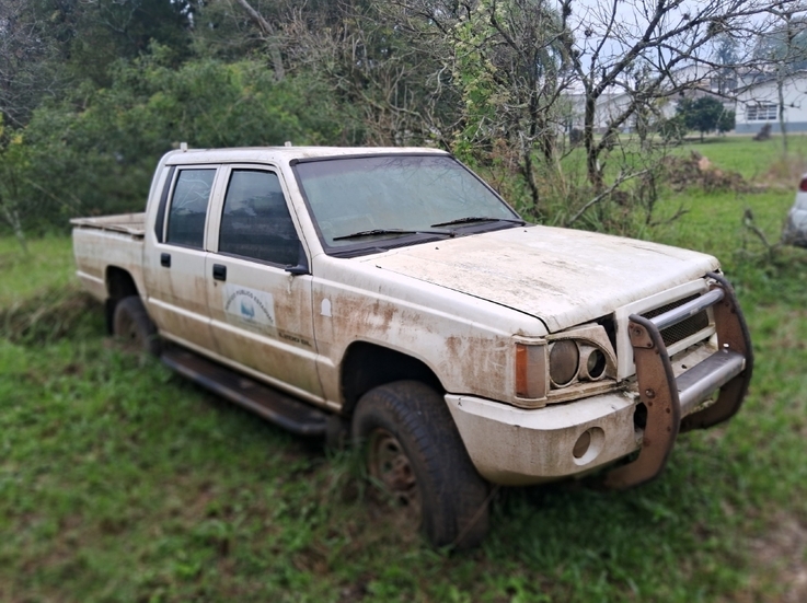 LOTE 001 - CAMINHONETE MMC/L200 4X4 GL, ANO/MODELO: 2004/2005, PLACA: IMF0305