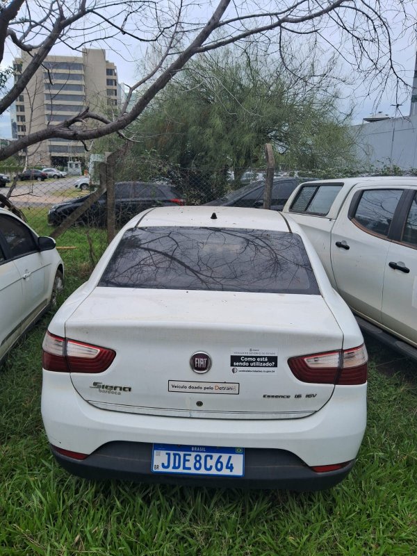 LOTE 022 - AUTOMÓVEL FIAT/SIENA ESSENCE 1.6, ANO/MODELO: 2013/2014, PLACA: JDE8C64,