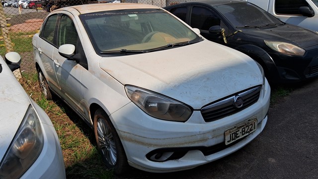 LOTE 024 - AUTOMÓVEL FIAT/SIENA ESSENCE 1.6, ANO/MODELO: 2013/2014, PLACA: JDE8C21