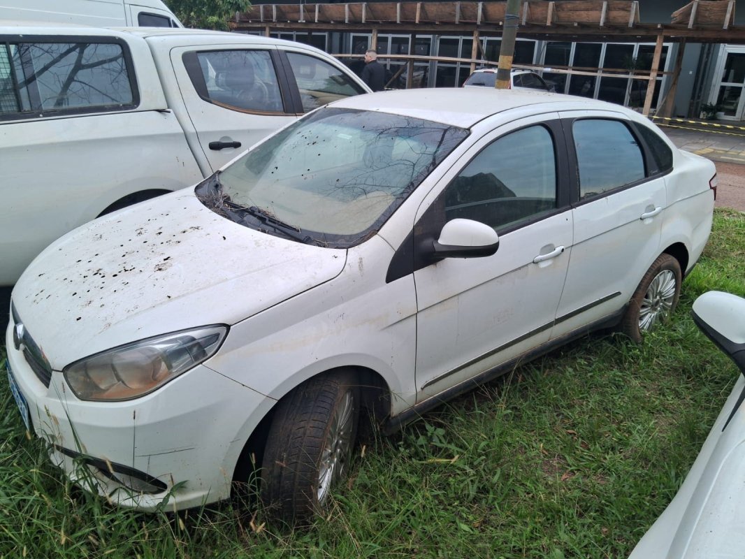LOTE 022 - AUTOMÓVEL FIAT/SIENA ESSENCE 1.6, ANO/MODELO: 2013/2014, PLACA: JDE8C64,
