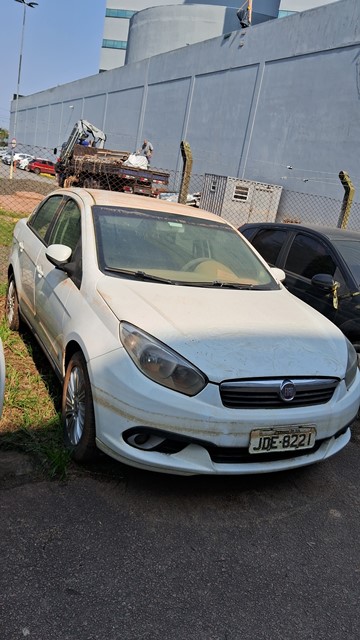 LOTE 024 - AUTOMÓVEL FIAT/SIENA ESSENCE 1.6, ANO/MODELO: 2013/2014, PLACA: JDE8C21