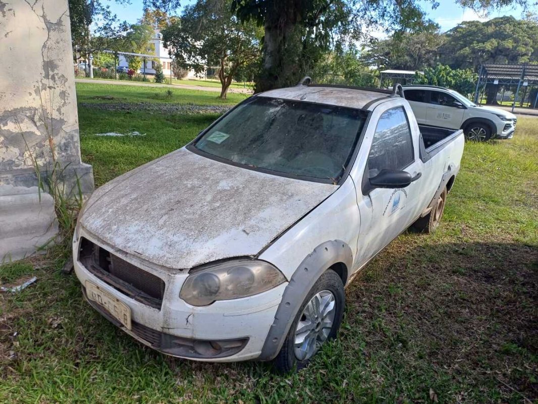 LOTE 005 - CAMINHONETE FIAT/STRADA TREK FLEX, ANO/MODELO: 2008/2009, PLACA: IPD8618